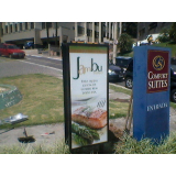 totem para divulgação preço Santa Isabel